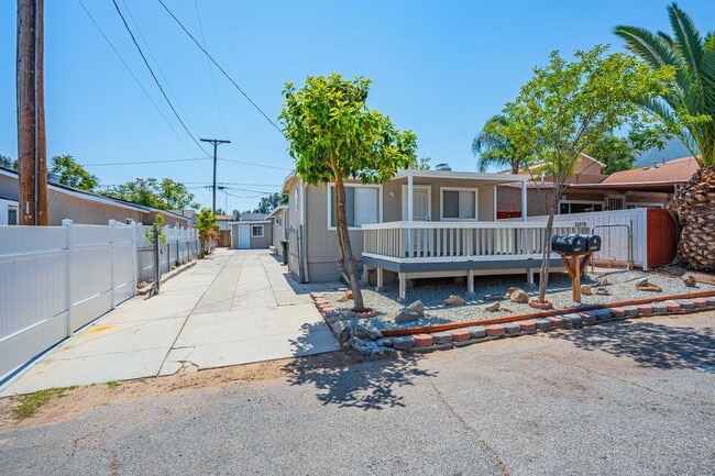 32958 Urban Ave in Lake Elsinore, CA - Building Photo - Building Photo