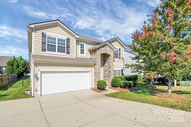 10323 Dominion Village Dr in Charlotte, NC - Building Photo - Building Photo