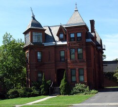 714 Madison Ave in Albany, NY - Building Photo - Building Photo