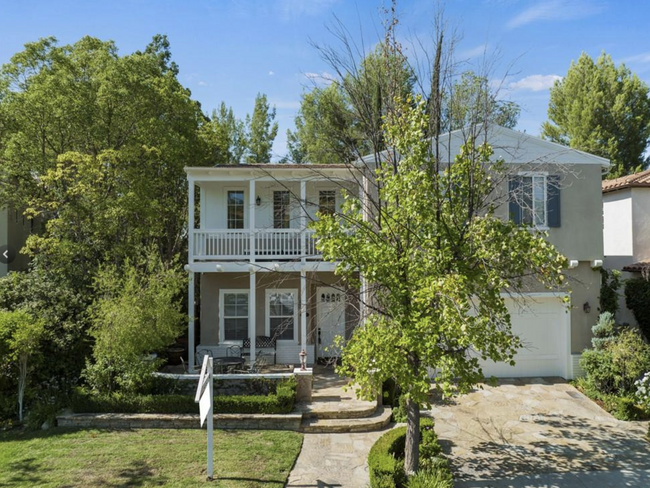 24703 Garland Dr in Santa Clarita, CA - Foto de edificio - Building Photo