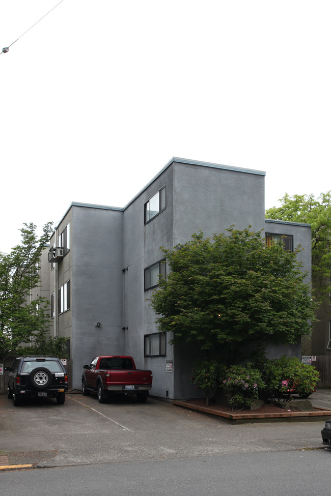 527 Summit Ave in Seattle, WA - Foto de edificio - Building Photo