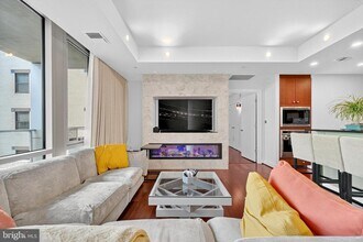 6820 Wisconsin Ave in Chevy Chase, MD - Building Photo - Building Photo