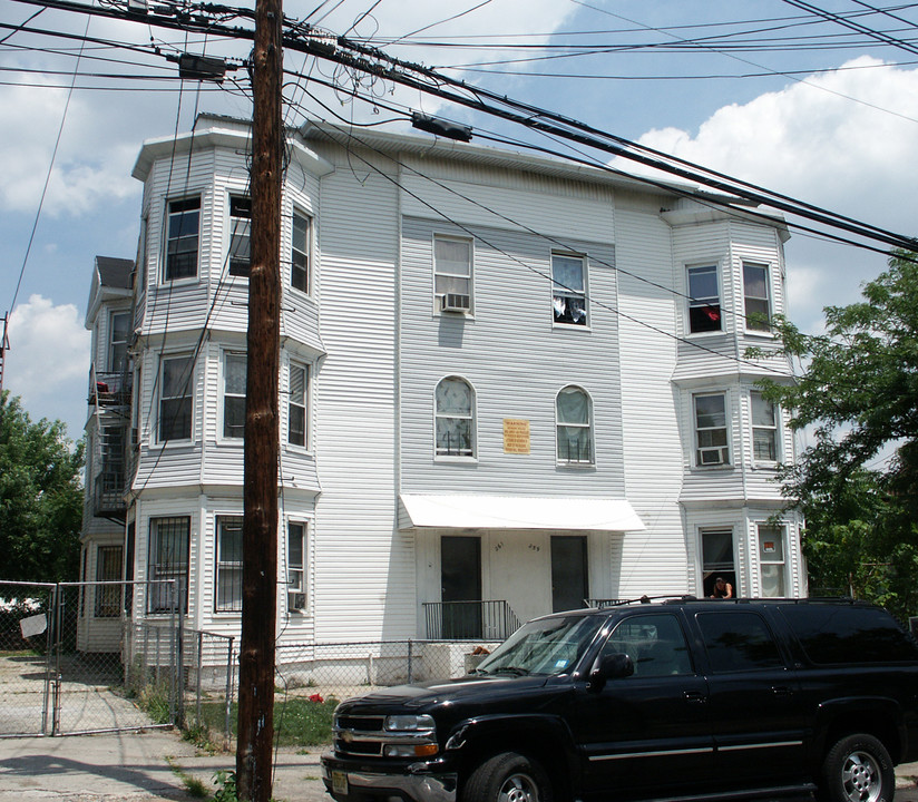 259-261 Verona Ave in Newark, NJ - Building Photo