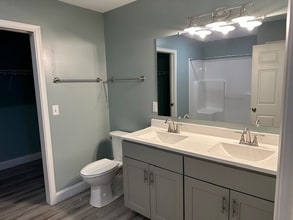 136 Millstone St in Bridgewater, VA - Foto de edificio - Building Photo