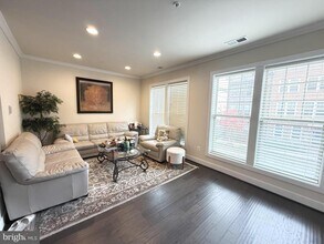 321 Hendrix Ave in Gaithersburg, MD - Building Photo - Building Photo