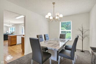 5761 Cantigny Way S in Carmel, IN - Building Photo - Building Photo