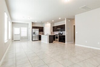 6612 May Shower Dr in Austin, TX - Building Photo - Building Photo