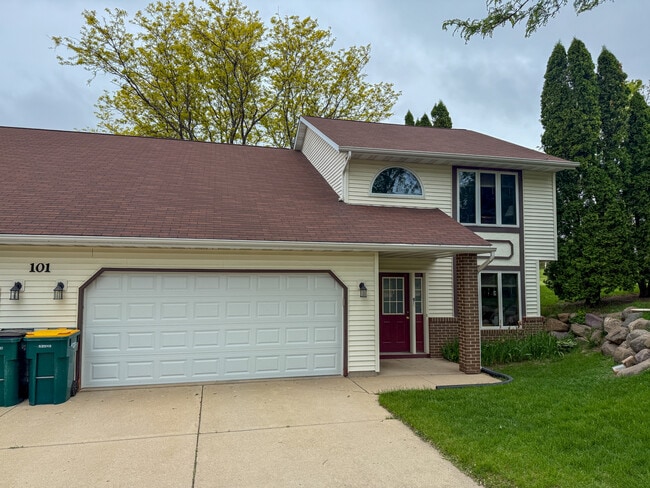 property at 101 Northlawn Dr