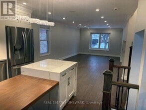 33 Braeburn Dr in Markham, ON - Building Photo - Building Photo