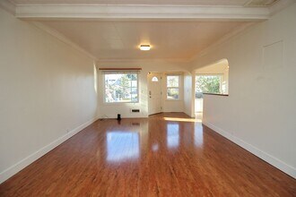 1005 NE 58th Ave in Portland, OR - Building Photo - Building Photo