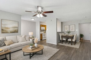 Solarium in Greenville, TX - Building Photo