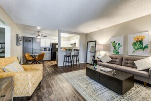 Veranda Riverside in Riverside, CA - Building Photo