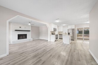 6406 Fairview Dr in Pensacola, FL - Building Photo - Building Photo