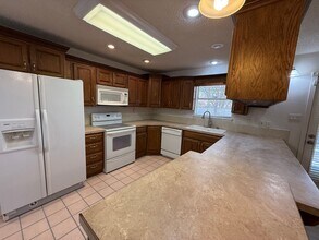 1113 Rosewood Dr in Clovis, NM - Building Photo - Building Photo