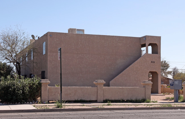 949 S 4th Ave in Tucson, AZ - Foto de edificio - Building Photo