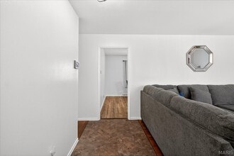 354 Burncoate Dr in St. Louis, MO - Building Photo - Building Photo