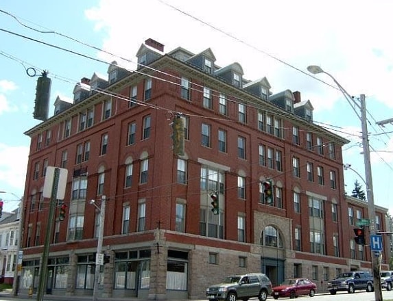 79 Bramhall St, Unit 2C in Portland, ME - Building Photo - Building Photo