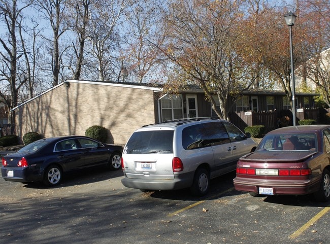 1157 Farm Hurst Ct in Columbus, OH - Building Photo - Building Photo