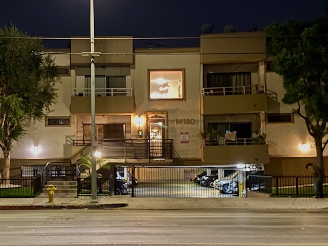 Terrace Apartments in Van Nuys, CA - Building Photo