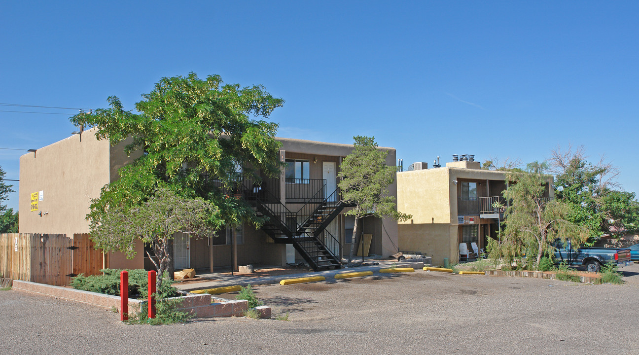 13501-13505 Copper Ave NE in Albuquerque, NM - Foto de edificio