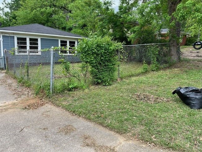 property at 253 E Jordan St