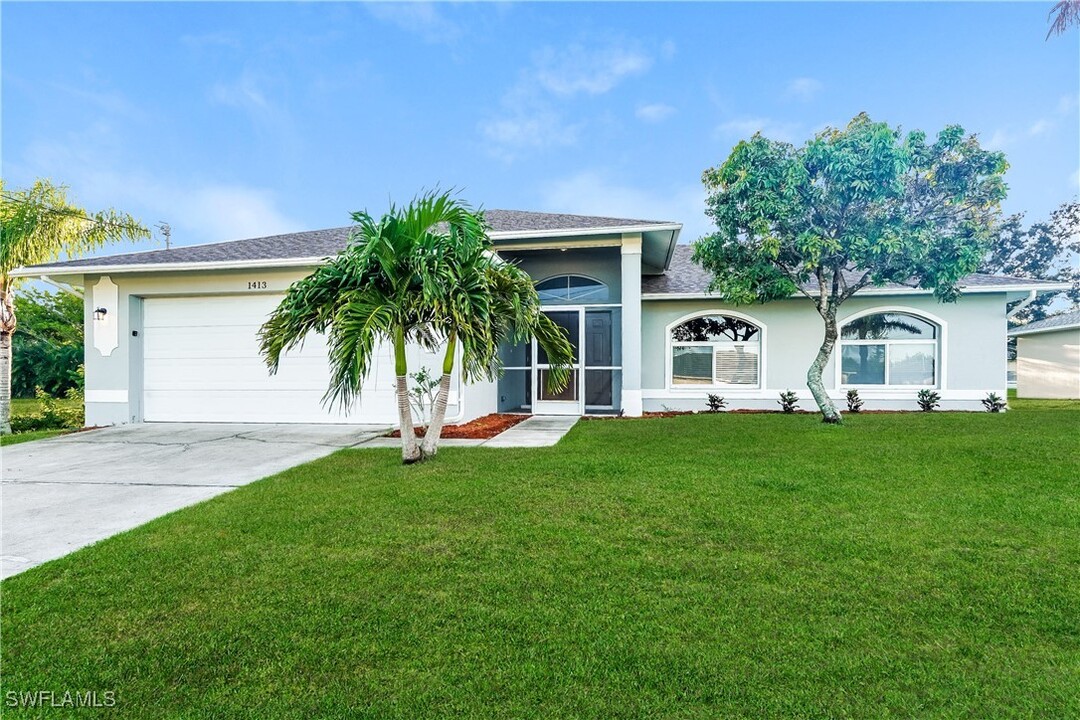 1413 SE 2nd Ave in Cape Coral, FL - Building Photo