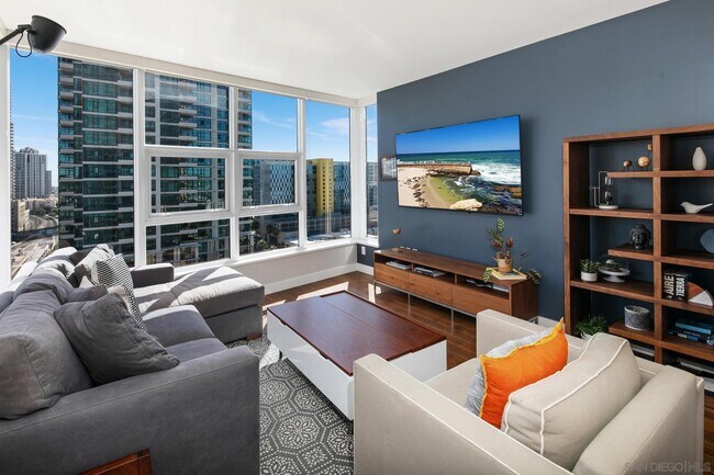 1325 Pacific Hwy-Unit -1304 in San Diego, CA - Building Photo - Building Photo