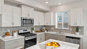 21244 SE Pelee Dr in Bend, OR - Building Photo