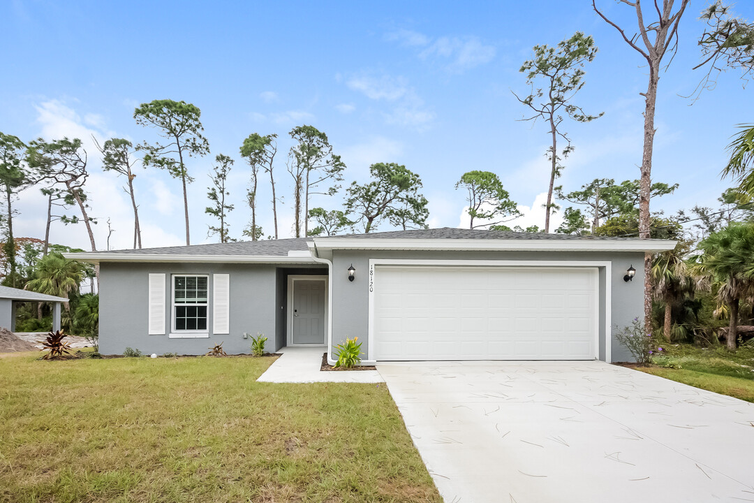 18120 Zanzibar Ave in Port Charlotte, FL - Building Photo