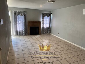 1809 N Turner St in Visalia, CA - Building Photo - Building Photo