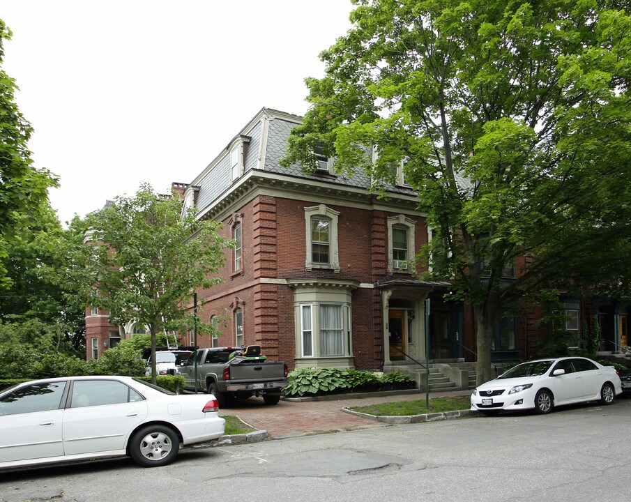 37 Deering Ave in Portland, ME - Foto de edificio