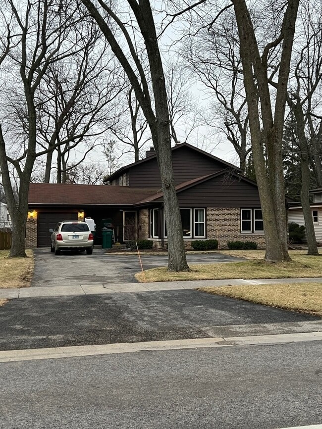 property at 1631 Dundee Rd