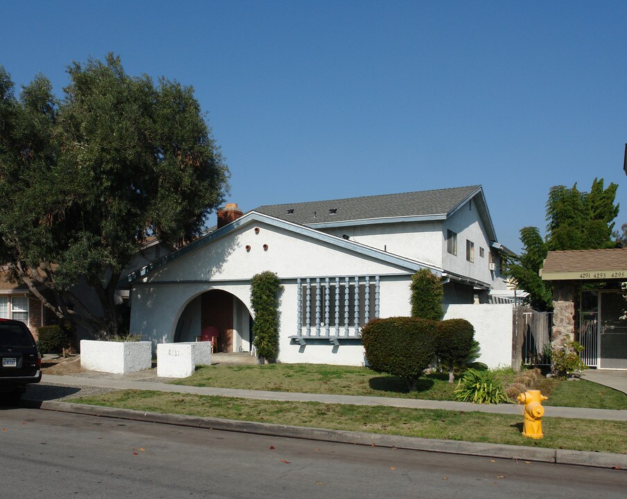 4281 Green Ave in Los Alamitos, CA - Foto de edificio