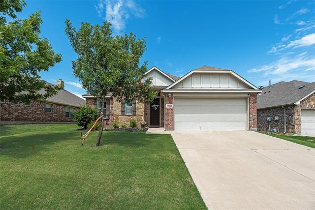 12441 Woods Edge Trail in Fort Worth, TX - Building Photo