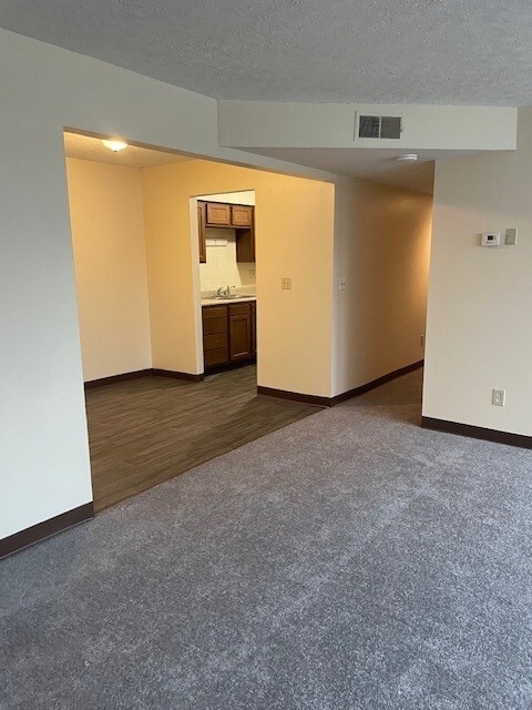 Hickory Way Apartments in Milton, WV - Building Photo - Building Photo