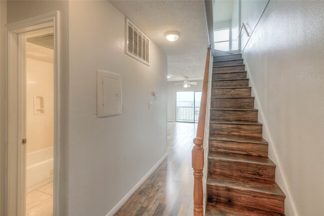 property at 445 Carolcrest Ln