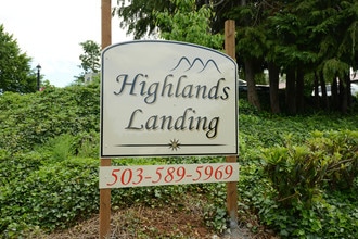Highland Apartments in Salem, OR - Building Photo - Building Photo
