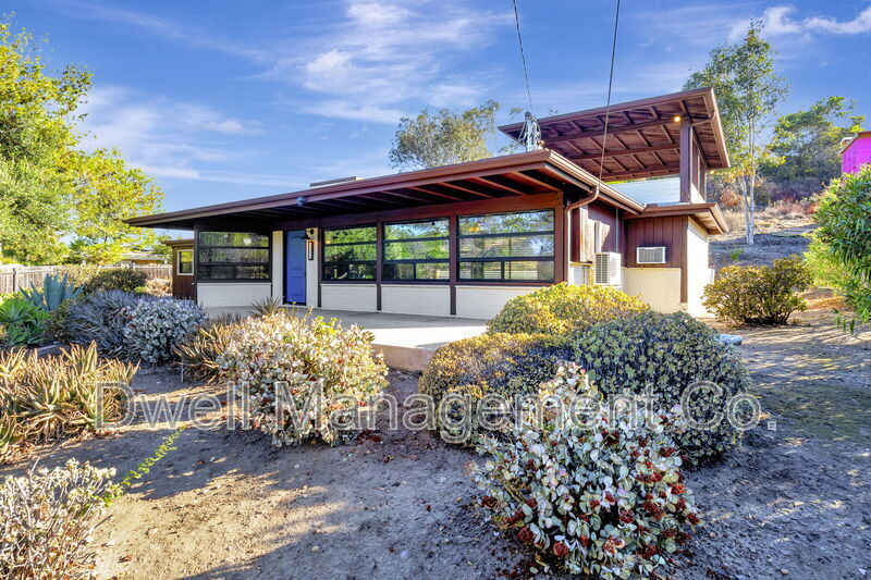 9120 Wakarusa St in La Mesa, CA - Building Photo
