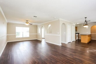 7362 High Bluff Rd N in Jacksonville, FL - Building Photo - Building Photo