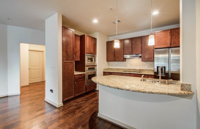 505 Jackson Hill St in Houston, TX - Building Photo - Building Photo