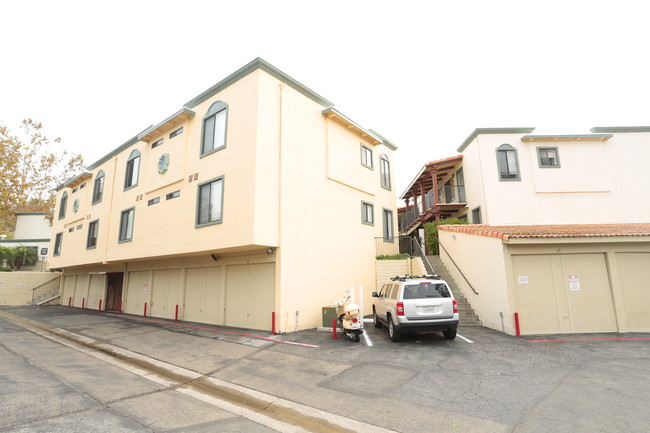 Villas de Laura in Oceanside, CA - Foto de edificio - Building Photo