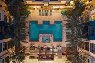 View 32 in Phoenix, AZ - Building Photo - Building Photo