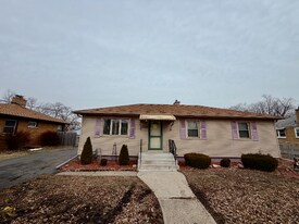 3346 Bernice Rd in Lansing, IL - Building Photo