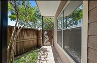 726 Bering Dr photo'