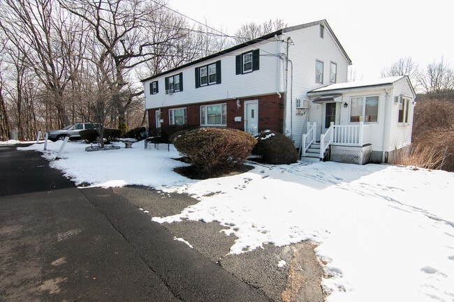 87 Auburn St in Saugus, MA - Foto de edificio - Building Photo