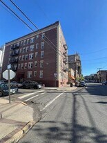 104 Westover Pl in West New York, NJ - Building Photo