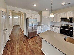 2004 Williamshire Ln in Nashville, TN - Building Photo - Building Photo