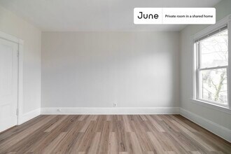 Private bedroom in 3 bed/1 bath Home in Boston, MA - Building Photo - Building Photo