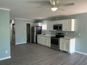 900 Church St in Elizabethtown, NC - Building Photo - Building Photo