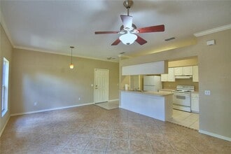 1102 Eagle Pond Dr in Winter Haven, FL - Building Photo - Building Photo